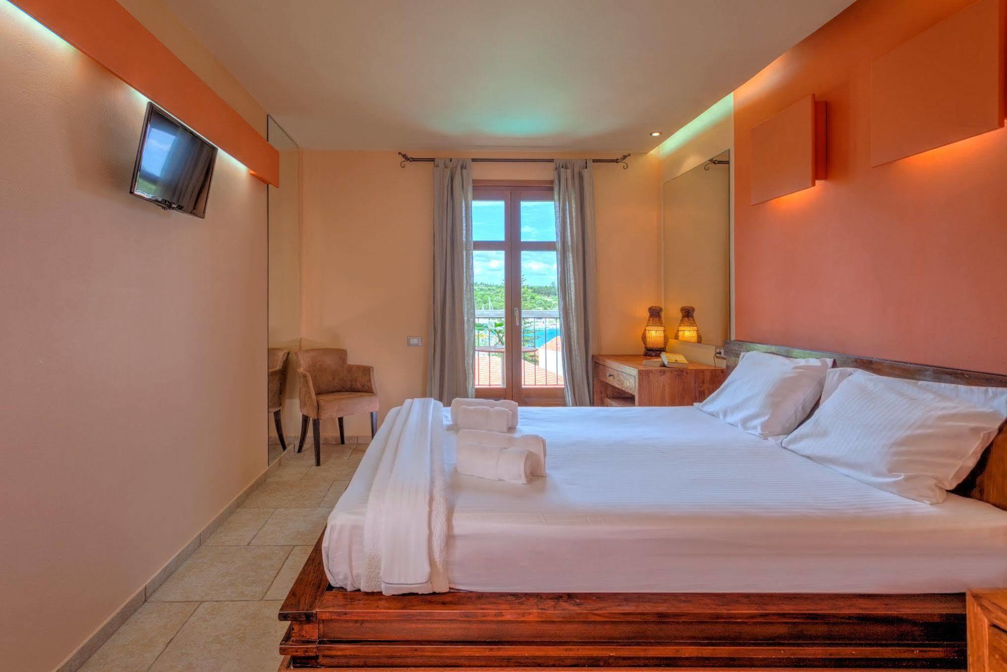 Fiscardo Bay Hotel Фискардон Экстерьер фото