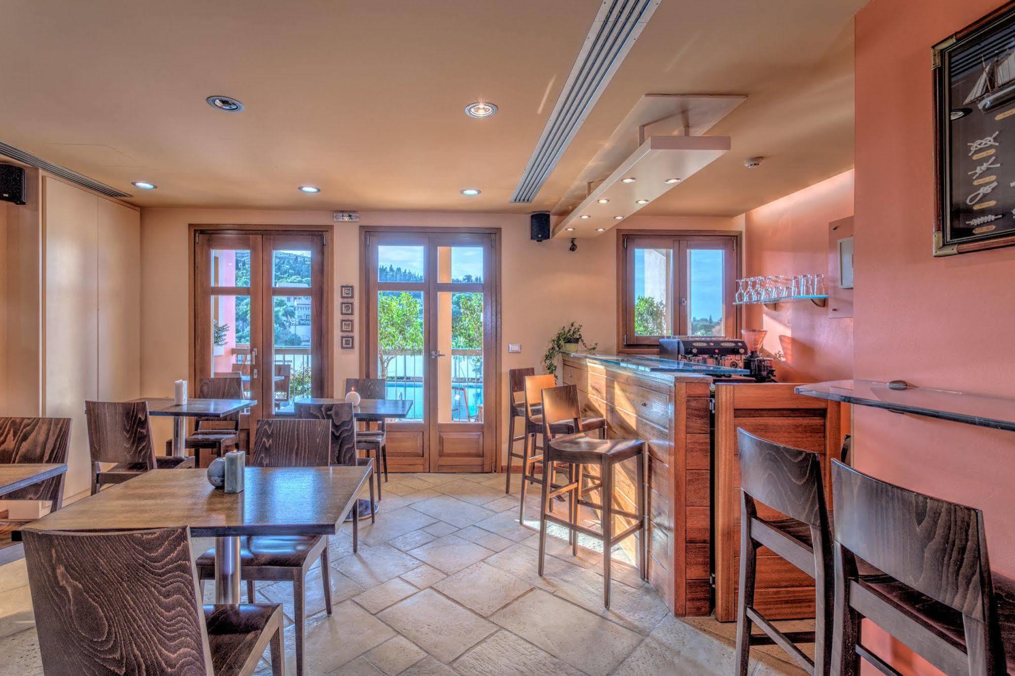 Fiscardo Bay Hotel Фискардон Экстерьер фото